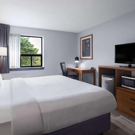 Travelodge By Wyndham باري المظهر الخارجي الصورة