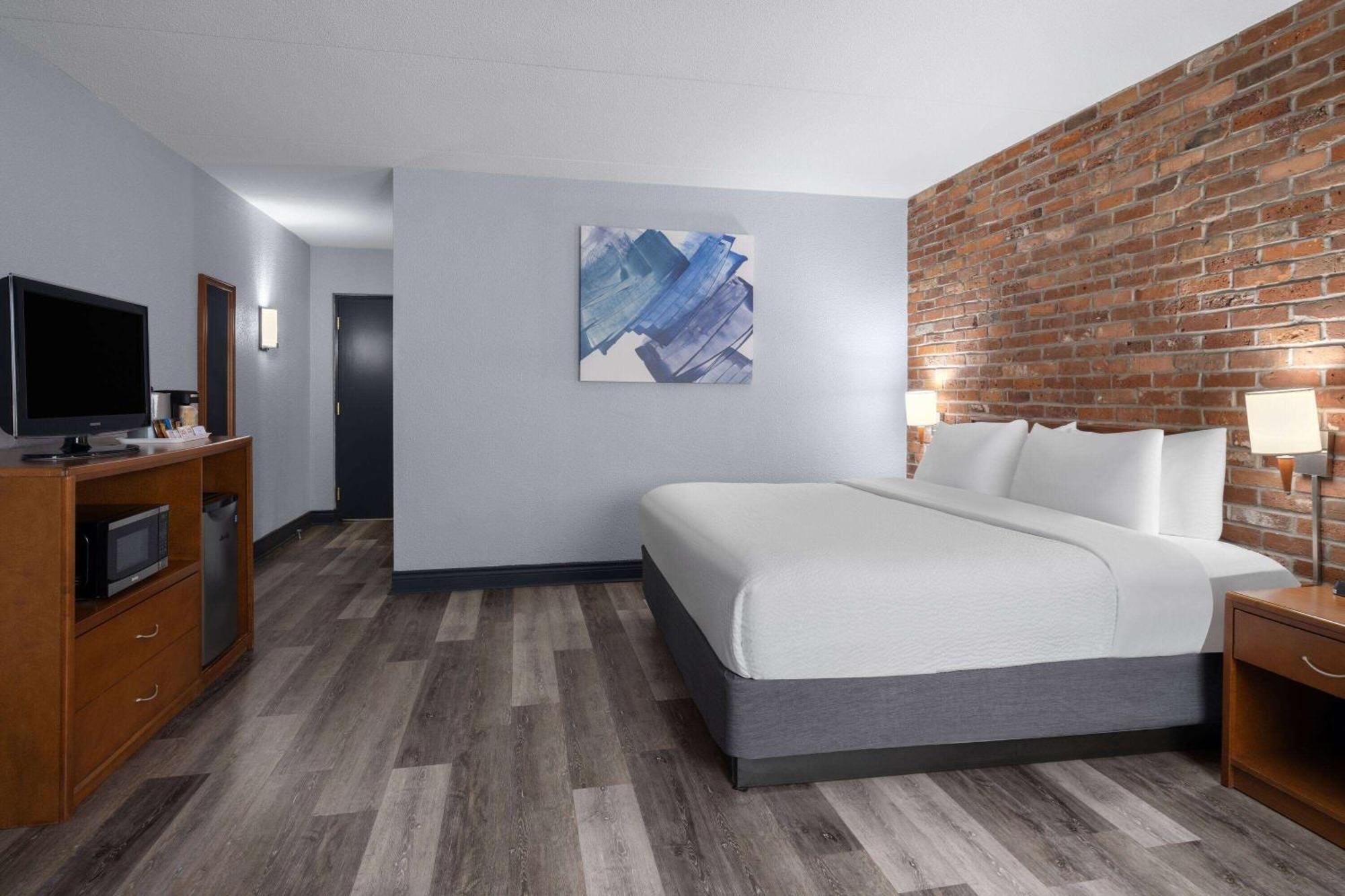 Travelodge By Wyndham باري المظهر الخارجي الصورة
