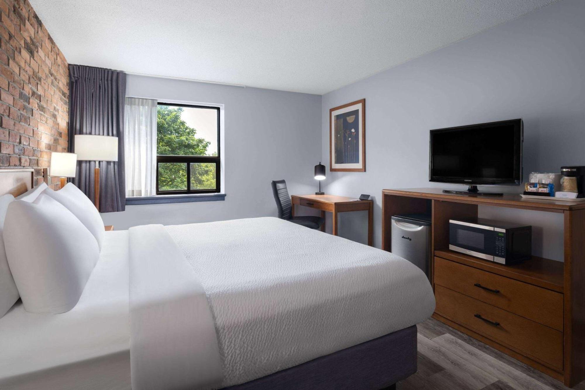 Travelodge By Wyndham باري المظهر الخارجي الصورة