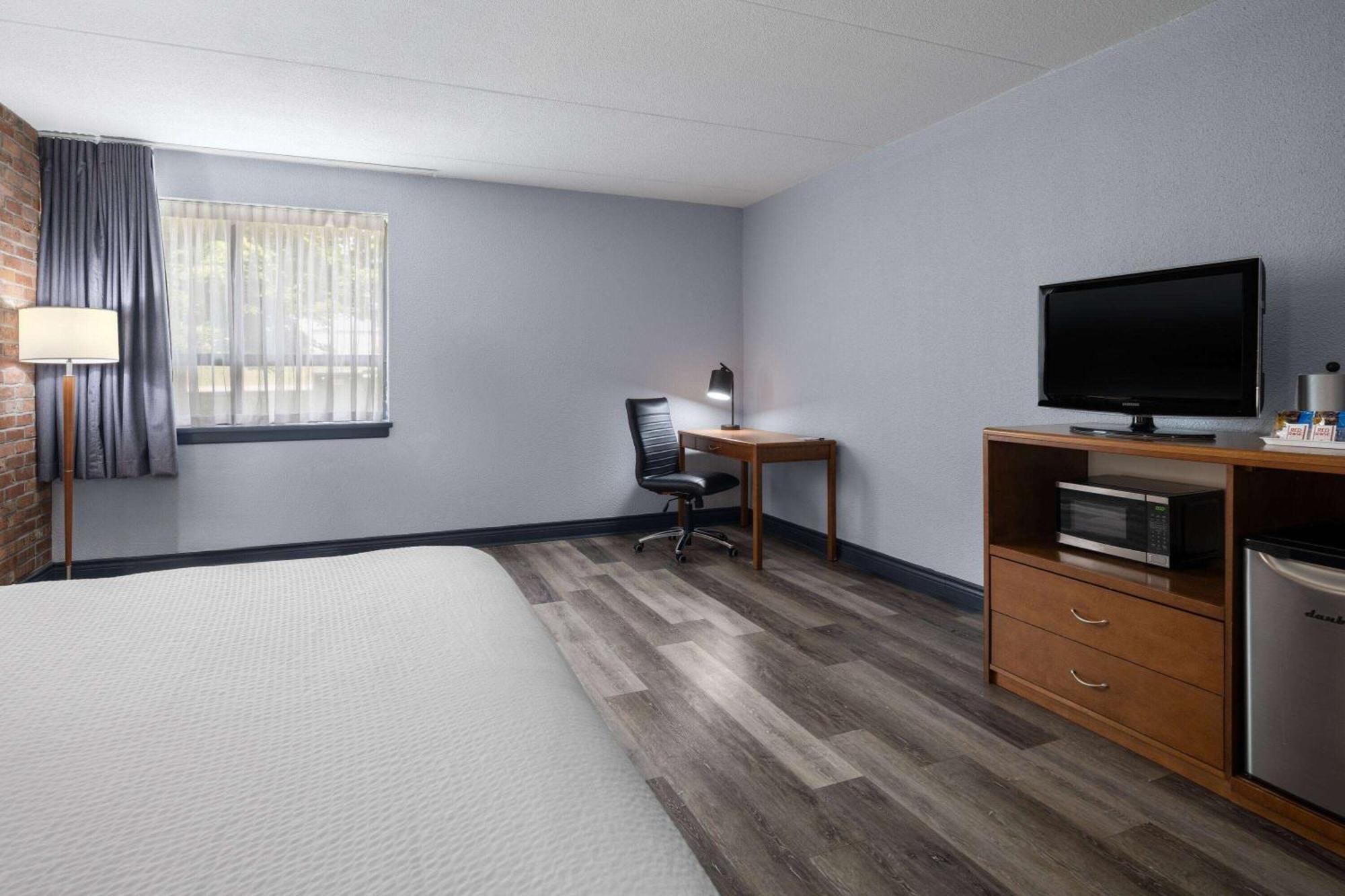 Travelodge By Wyndham باري المظهر الخارجي الصورة